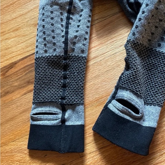 Bombshell Sportswear - Picture 9 of 11